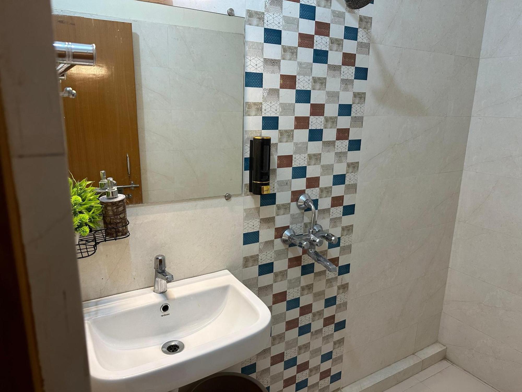 Zoomstay - 3Bhk Apartments Varanasi Exterior photo